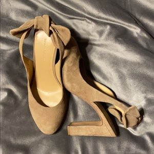 Banana Republic bow heels